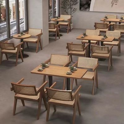 مطعم مقهى بيسترو أثاث تجاري مجموعة طعام خشبية صلبة من الرماد